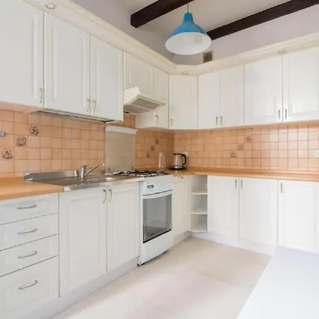 Big&Comfy- Golden Apartments- Old Town Apartment *